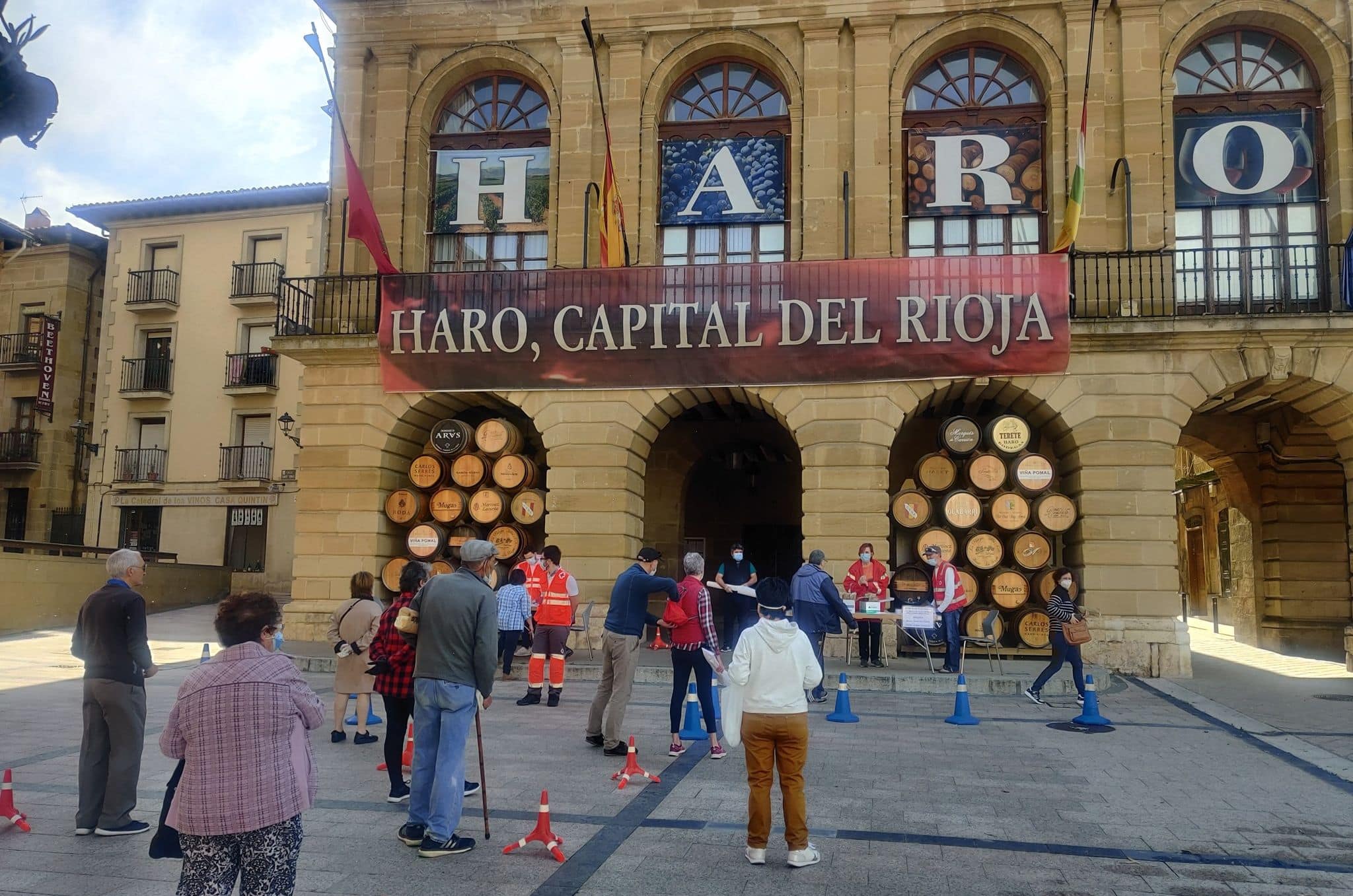 Los ayuntamientos riojanos comienzan a repartir las mascarillas entregadas por el Gobierno 2