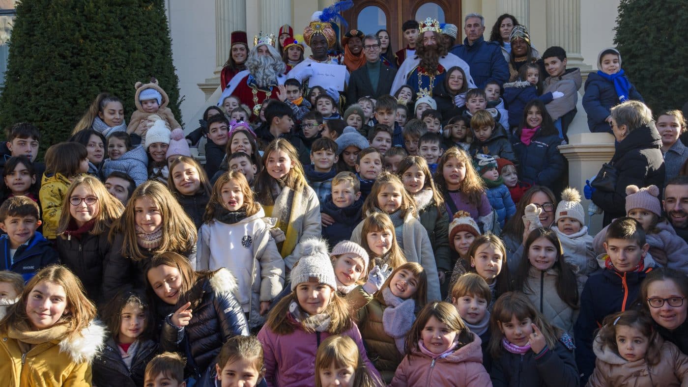 Capellán subraya el papel de La Rioja en el origen y el futuro del español durante la recepción a los Reyes Magos 7