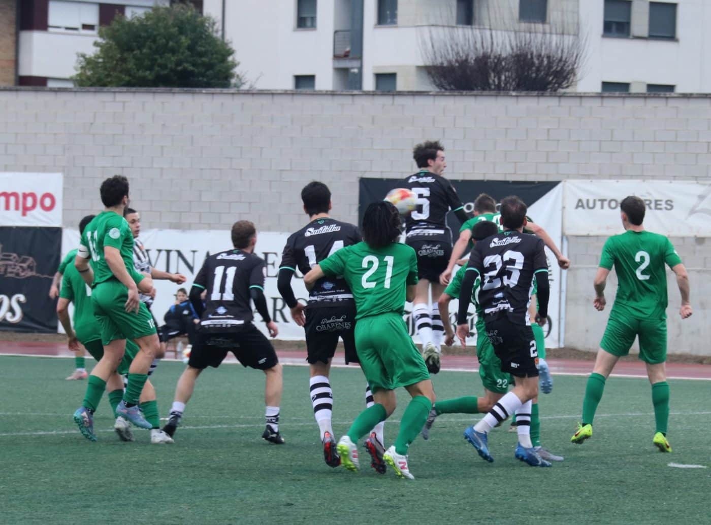 El Haro cae ante el Vianés en el homenaje de la afición blanquinegra a Miranda Dorado 10