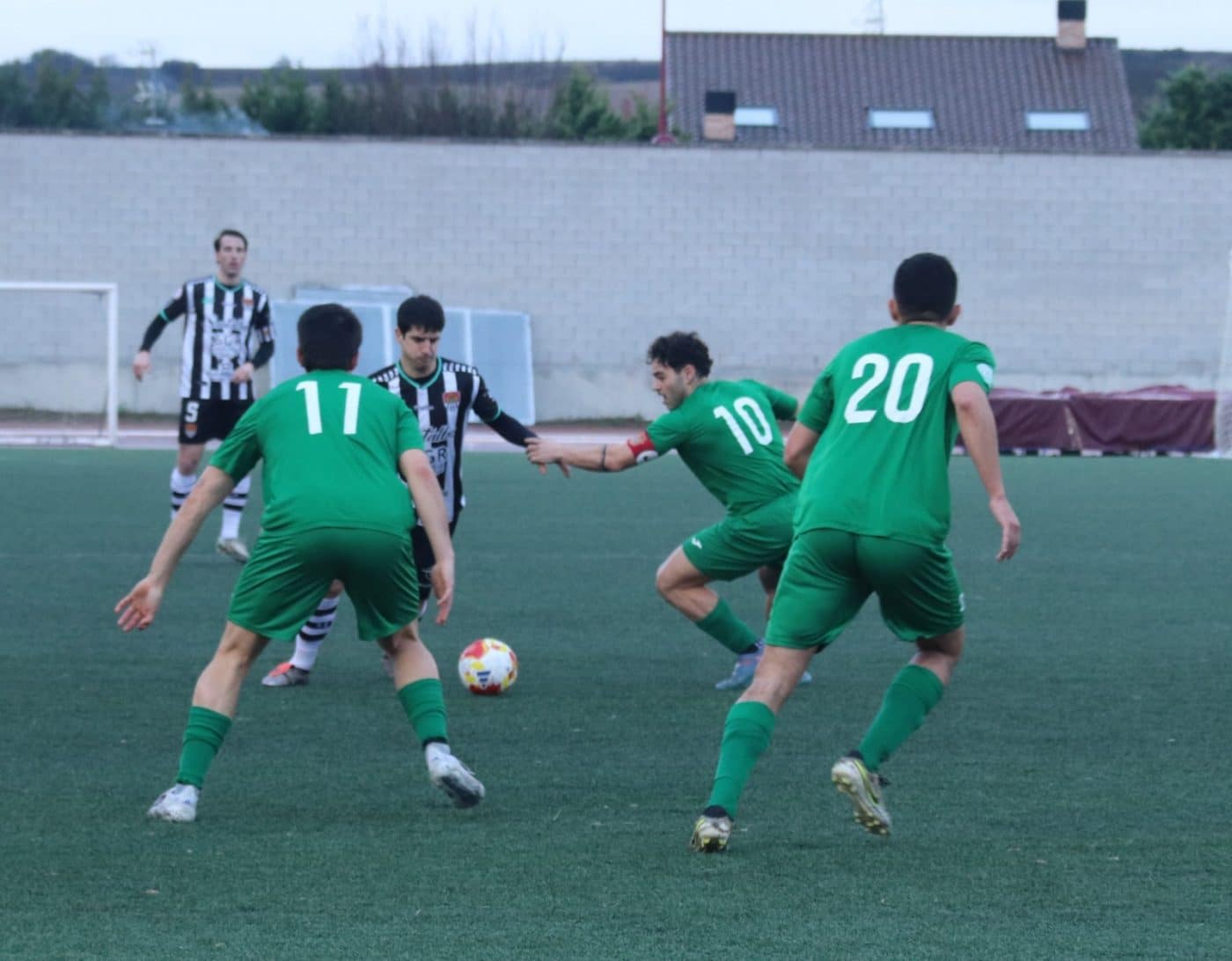 El Haro cae ante el Vianés en el homenaje de la afición blanquinegra a Miranda Dorado 9