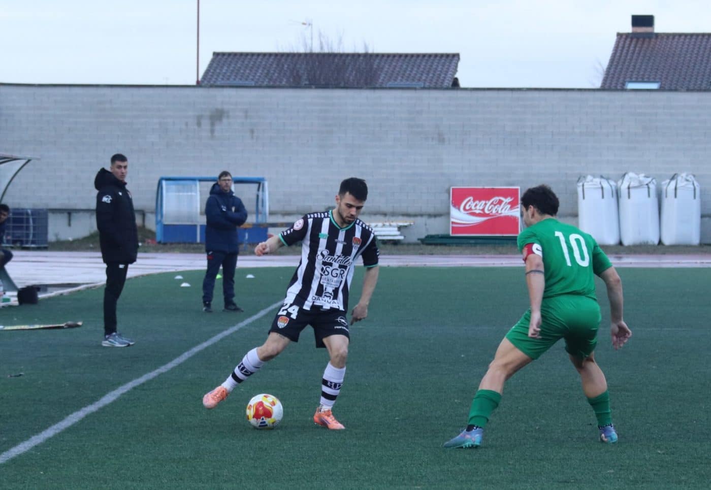 El Haro cae ante el Vianés en el homenaje de la afición blanquinegra a Miranda Dorado 7