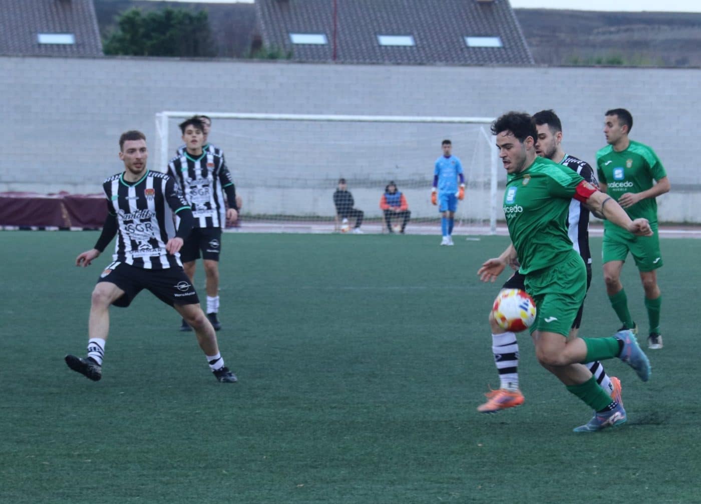 El Haro cae ante el Vianés en el homenaje de la afición blanquinegra a Miranda Dorado 6