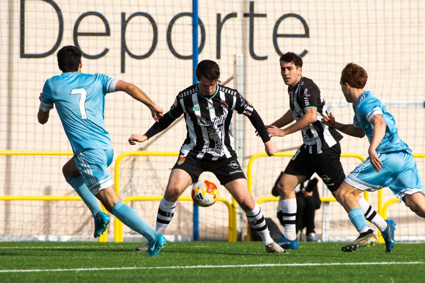 El Haro suma una nueva derrota ante el Comillas y se asoma al peligro 6