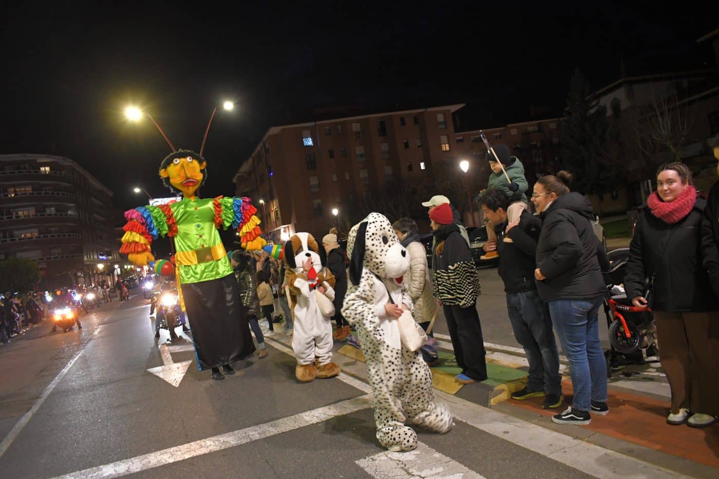 FOTOS: La ilusión vence al frío en la Cabalgata de Reyes de Haro 50 FOTOS: La ilusión vence al frío en la Cabalgata de Reyes de Haro 50