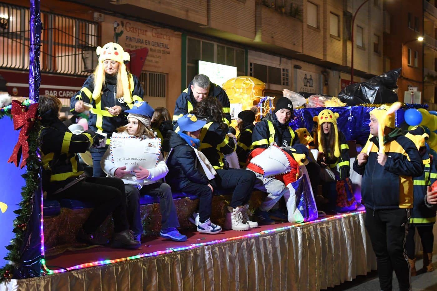 FOTOS: La ilusión vence al frío en la Cabalgata de Reyes de Haro 21 FOTOS: La ilusión vence al frío en la Cabalgata de Reyes de Haro 21