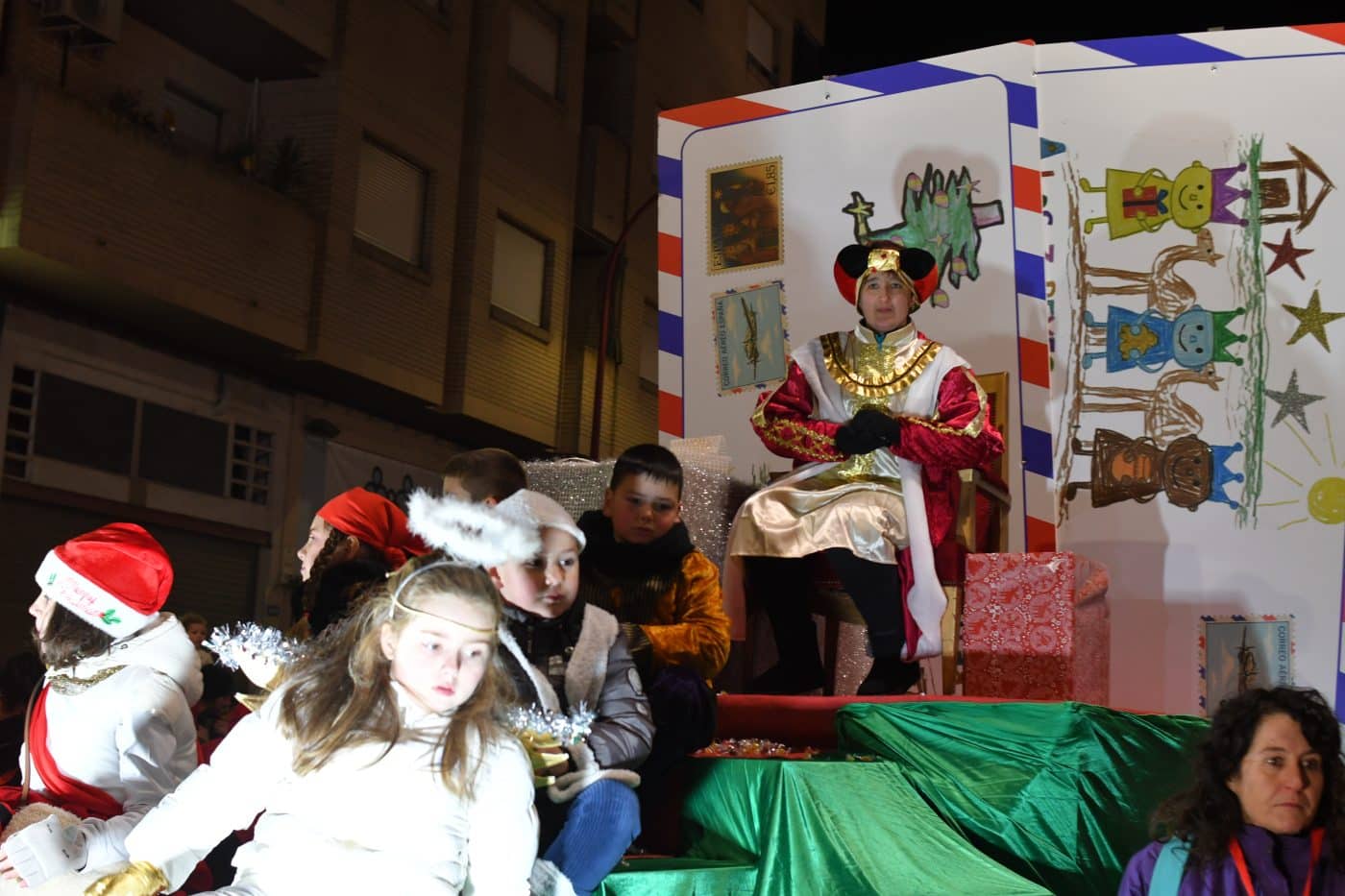 FOTOS: La ilusión vence al frío en la Cabalgata de Reyes de Haro 14 FOTOS: La ilusión vence al frío en la Cabalgata de Reyes de Haro 14