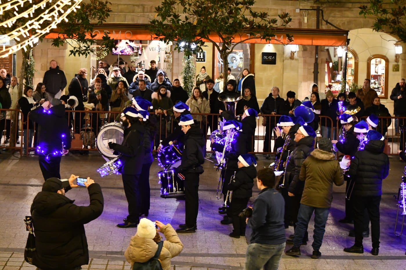 FOTOS: La ilusión vence al frío en la Cabalgata de Reyes de Haro 7 FOTOS: La ilusión vence al frío en la Cabalgata de Reyes de Haro 7