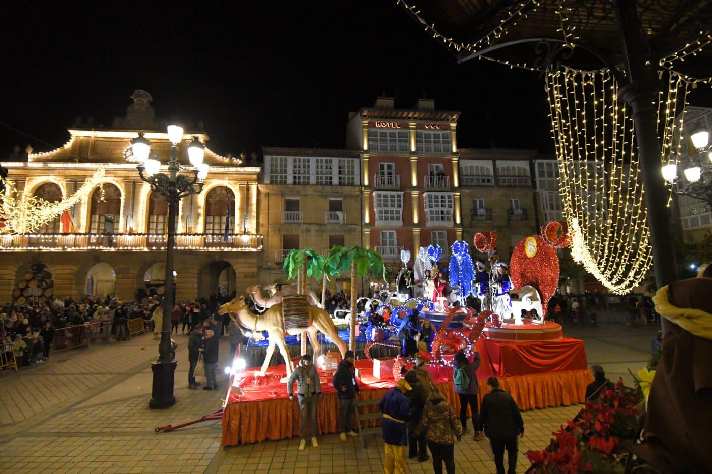 FOTOS: La ilusión vence al frío en la Cabalgata de Reyes de Haro 22 FOTOS: La ilusión vence al frío en la Cabalgata de Reyes de Haro 22