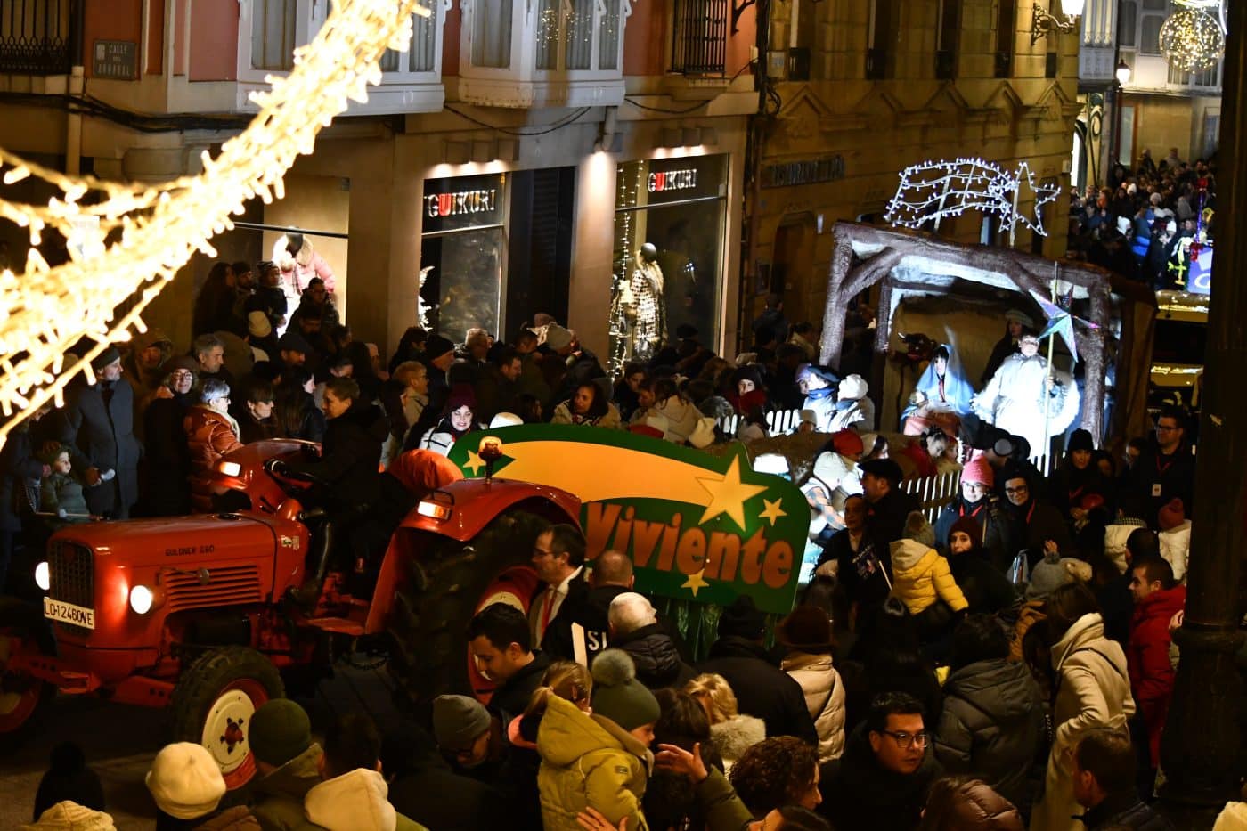 FOTOS: La ilusión vence al frío en la Cabalgata de Reyes de Haro 31 FOTOS: La ilusión vence al frío en la Cabalgata de Reyes de Haro 31