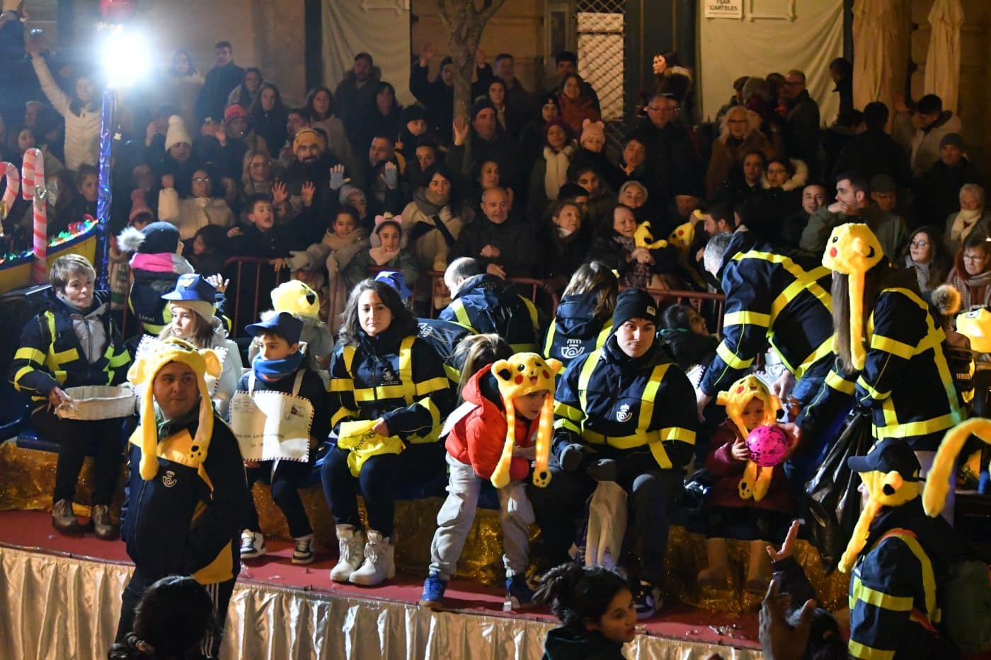 FOTOS: La ilusión vence al frío en la Cabalgata de Reyes de Haro 15 FOTOS: La ilusión vence al frío en la Cabalgata de Reyes de Haro 15