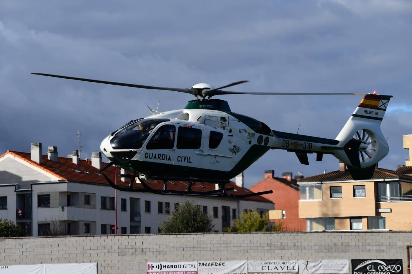 FOTOS: Los Reyes Magos llegan a Haro en un helicóptero de la Guardia Civil 15
