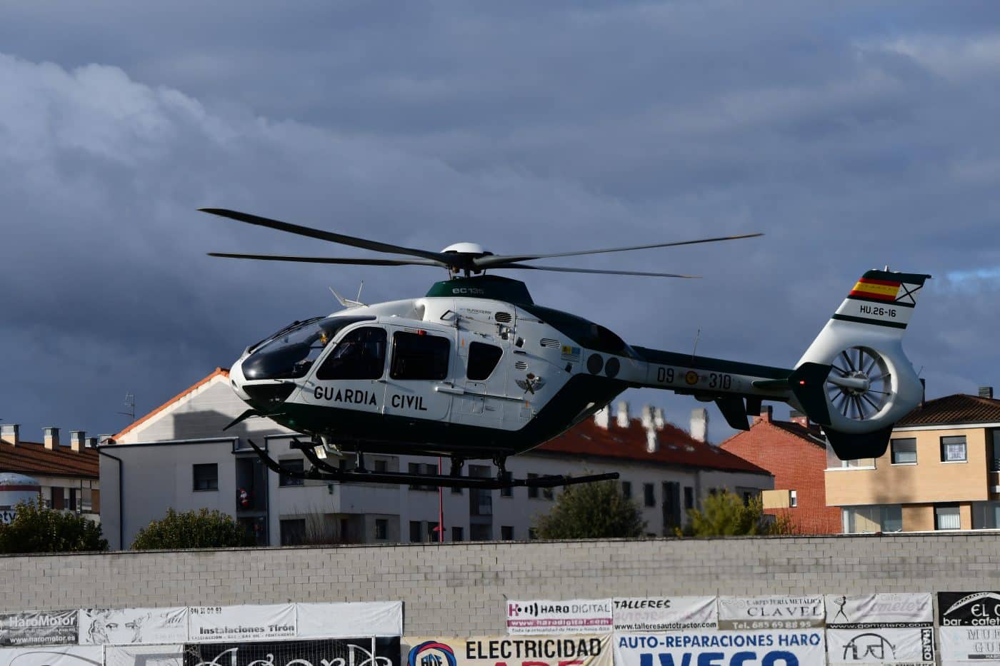 FOTOS: Los Reyes Magos llegan a Haro en un helicóptero de la Guardia Civil 24
