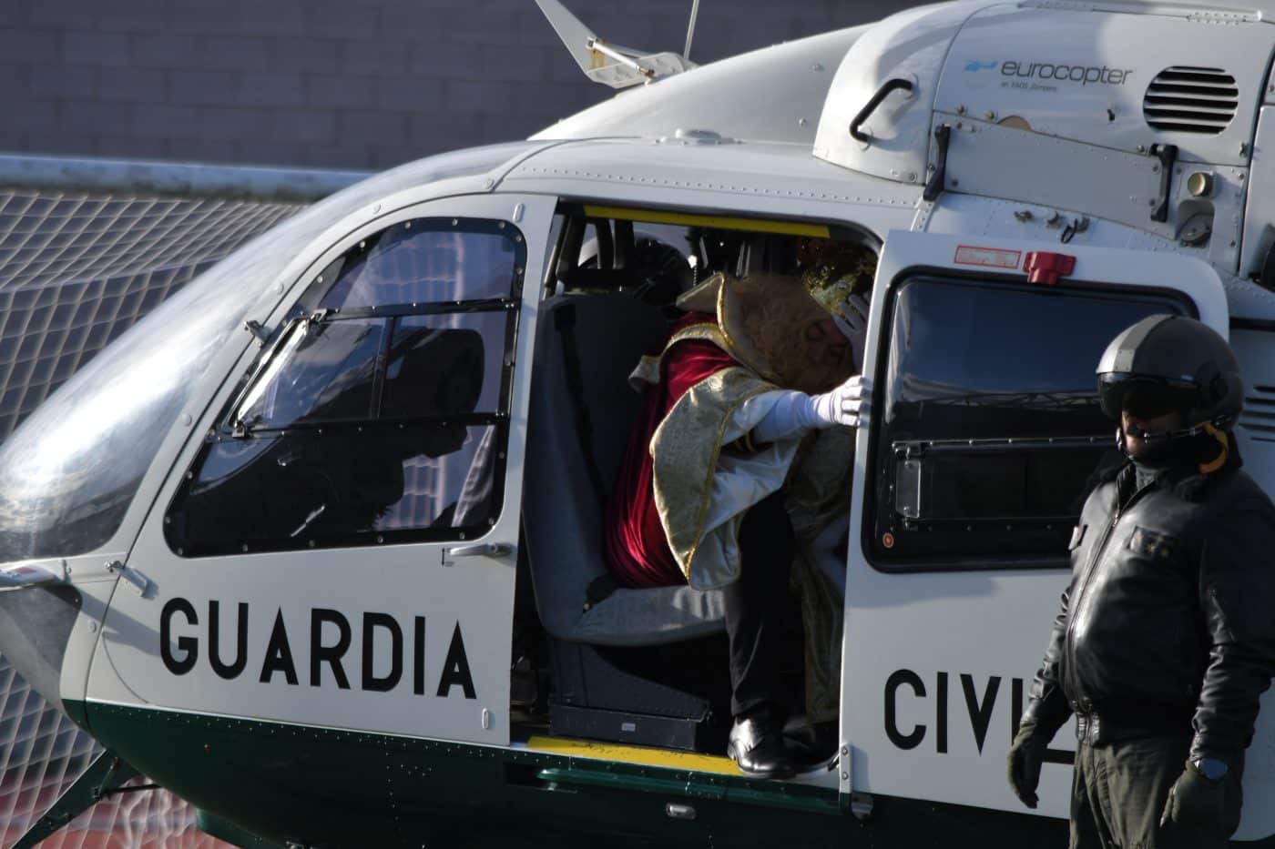 FOTOS: Los Reyes Magos llegan a Haro en un helicóptero de la Guardia Civil 28