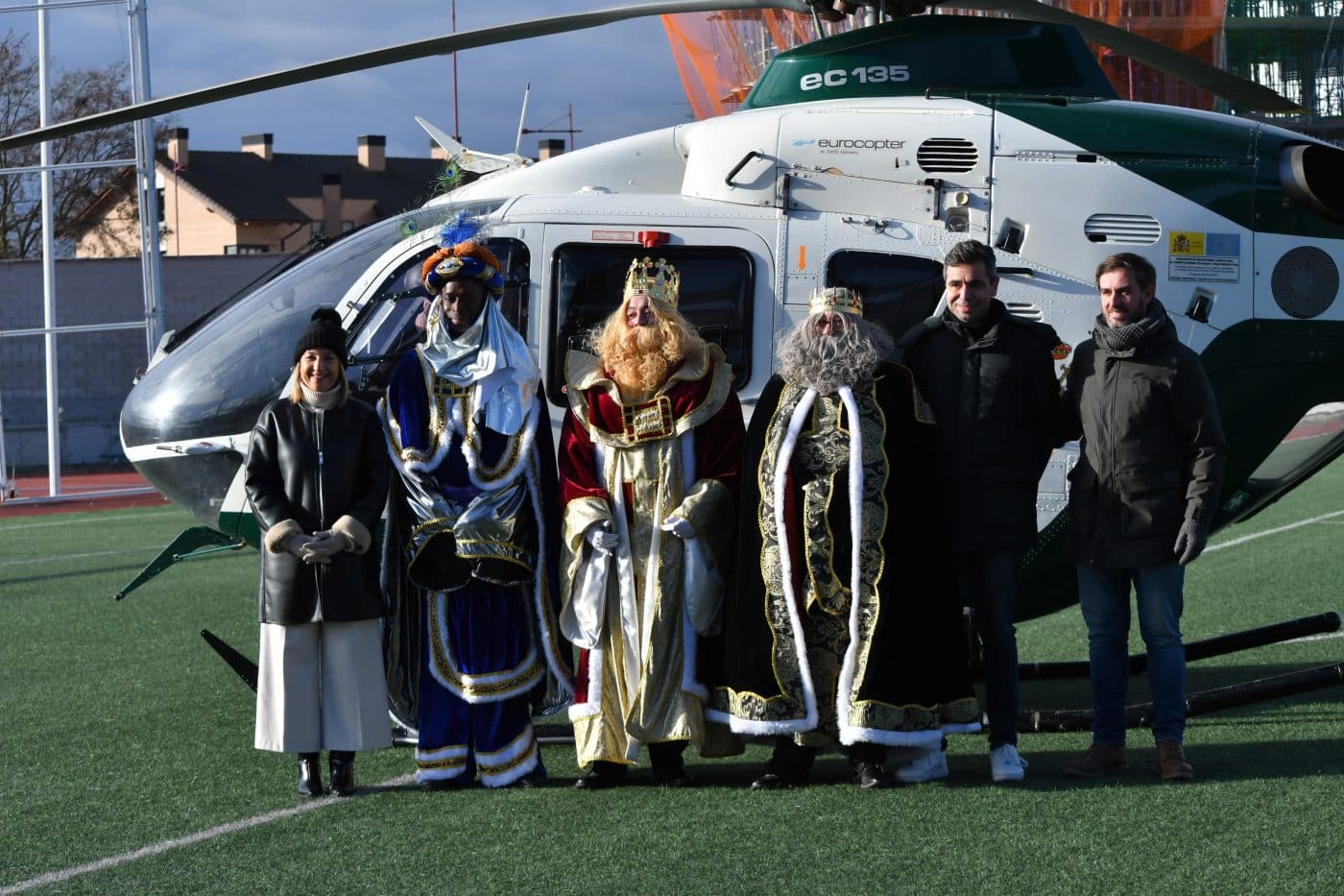 FOTOS: Los Reyes Magos llegan a Haro en un helicóptero de la Guardia Civil 20