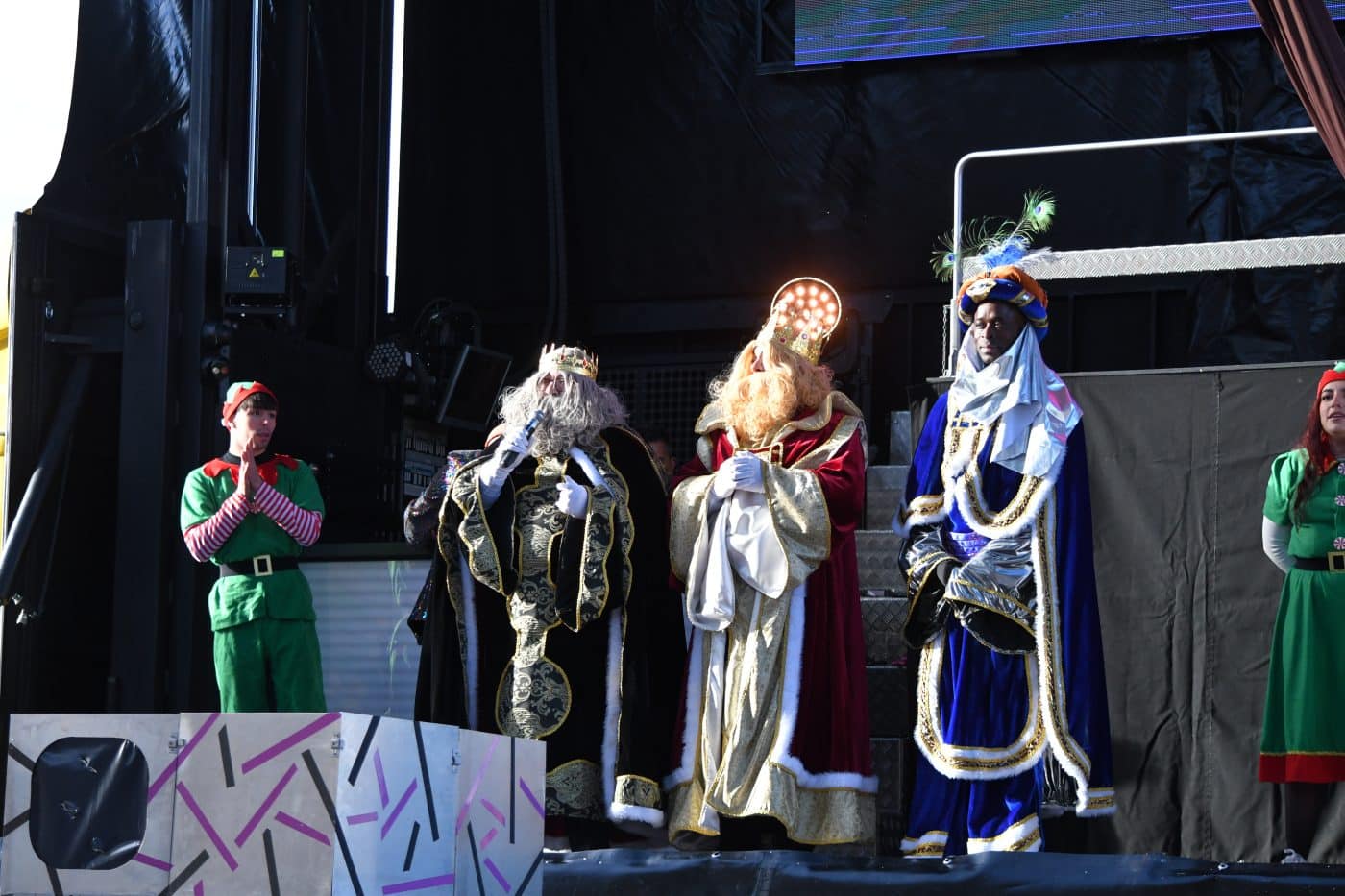 FOTOS: Los Reyes Magos llegan a Haro en un helicóptero de la Guardia Civil 8