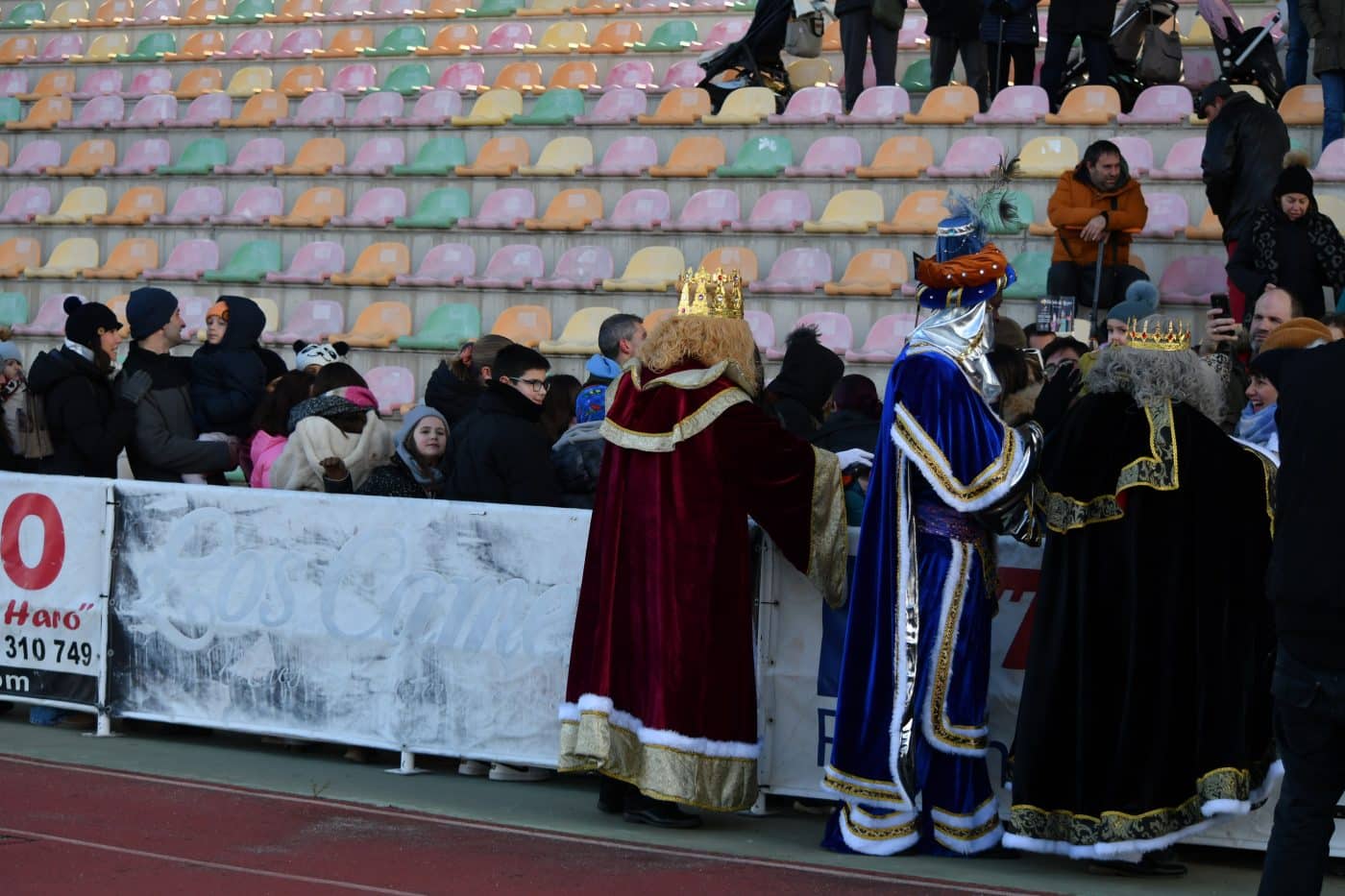 FOTOS: Los Reyes Magos llegan a Haro en un helicóptero de la Guardia Civil 21