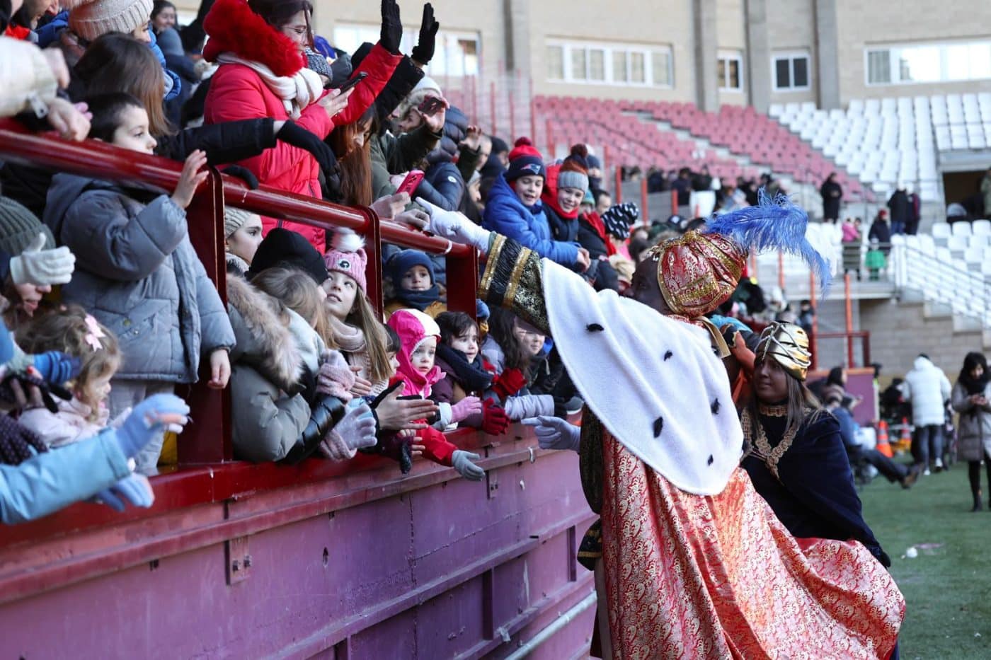 Los Reyes Magos de Oriente aterrizan en Las Gaunas ante 14.200 personas 5