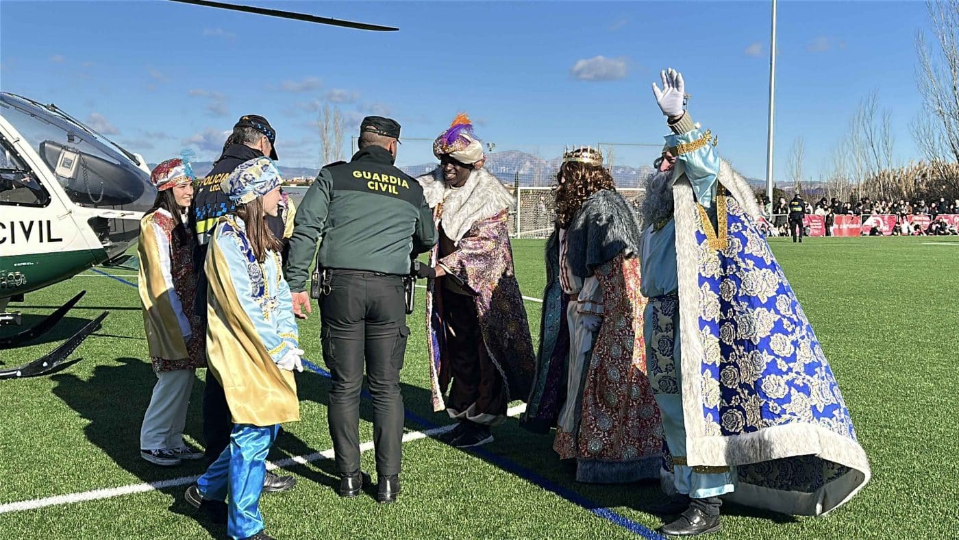 VÍDEO: La misión de la Guardia Civil para escoltar a los Reyes Magos en su aterrizaje en Haro, Santo Domingo y Lardero 5