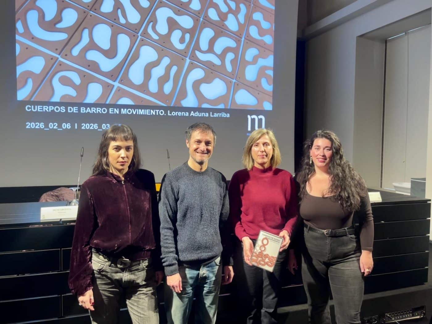 Lorena Aduna expone 'Cuerpos de barro en movimiento' en Vitoria 5