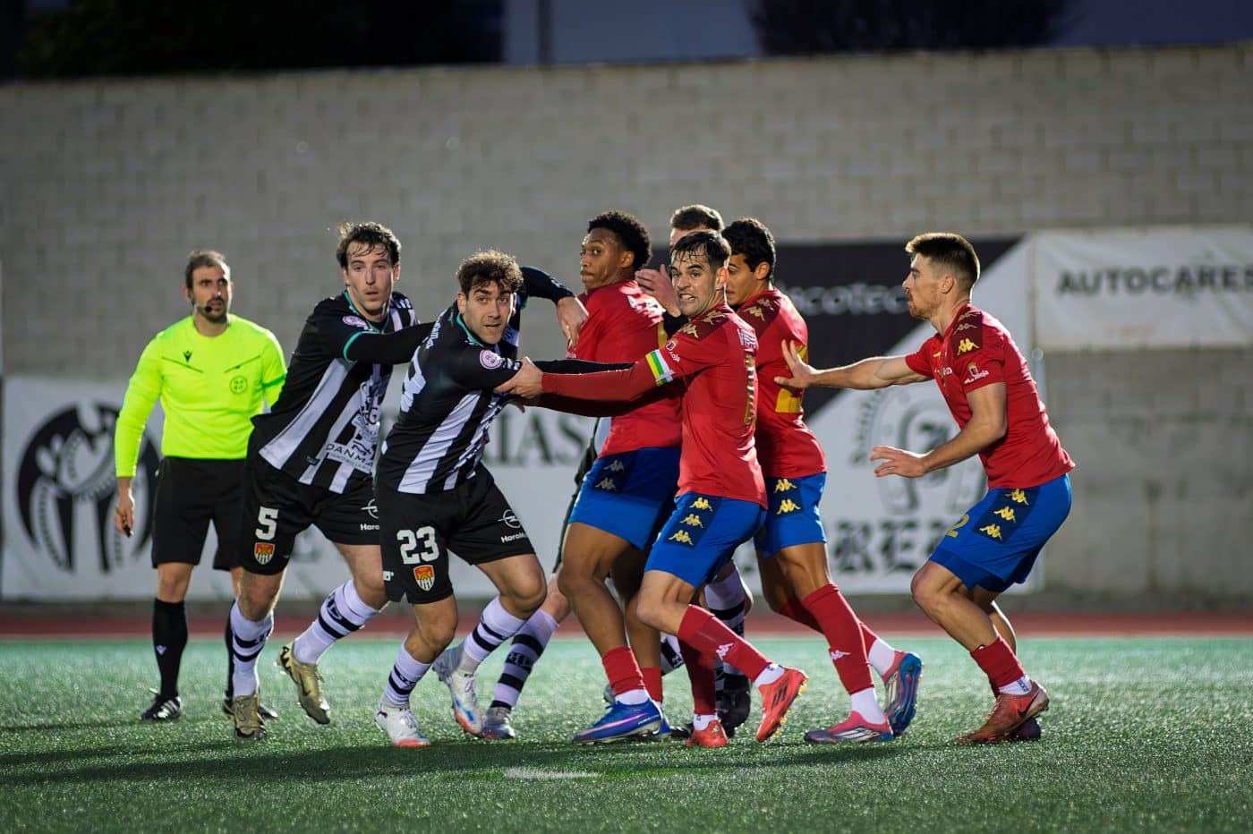 El Haro tumba al Calahorra con un golazo de Zunzunegui en el descuento 8
