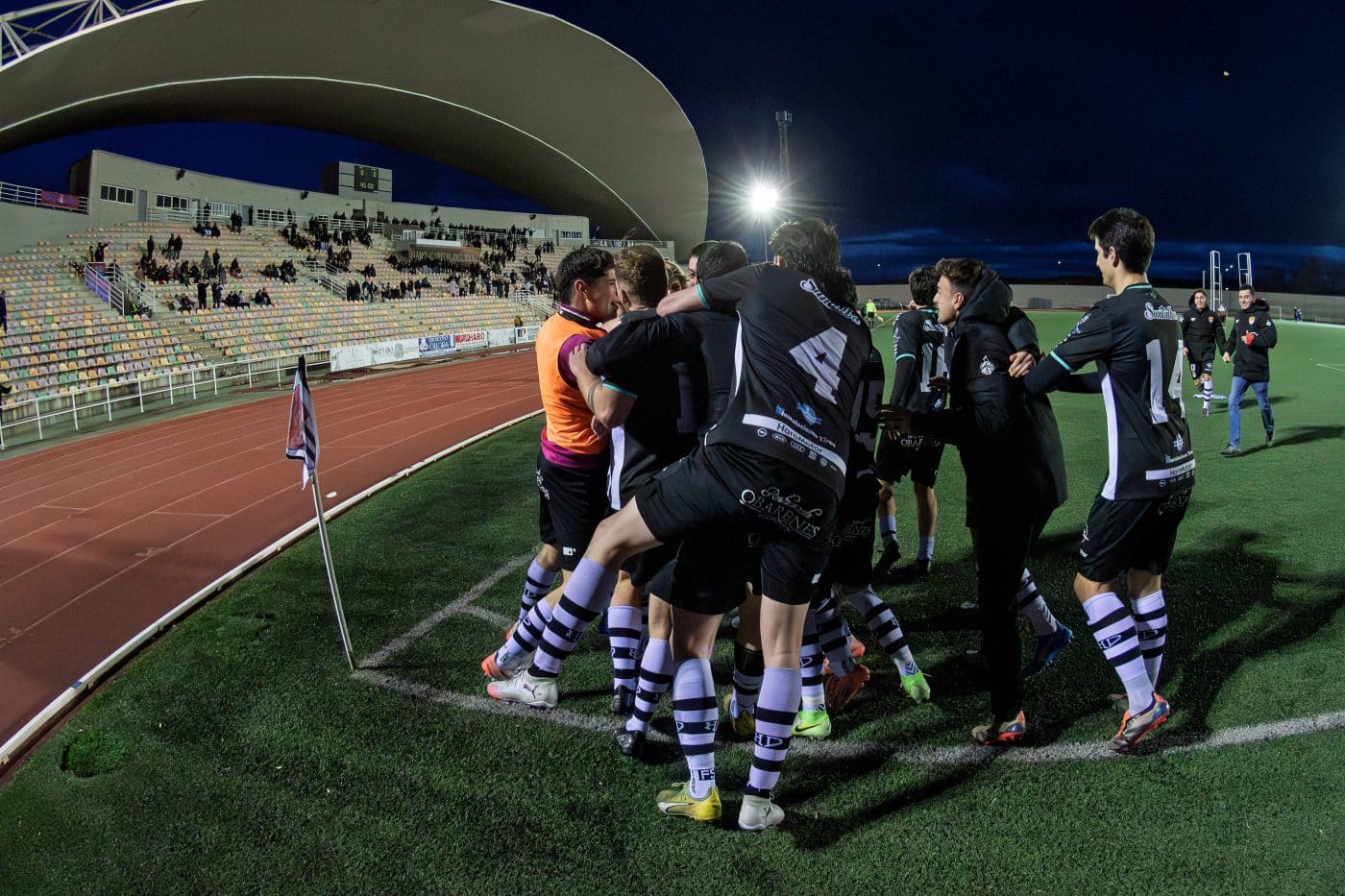 El Haro tumba al Calahorra con un golazo de Zunzunegui en el descuento 2