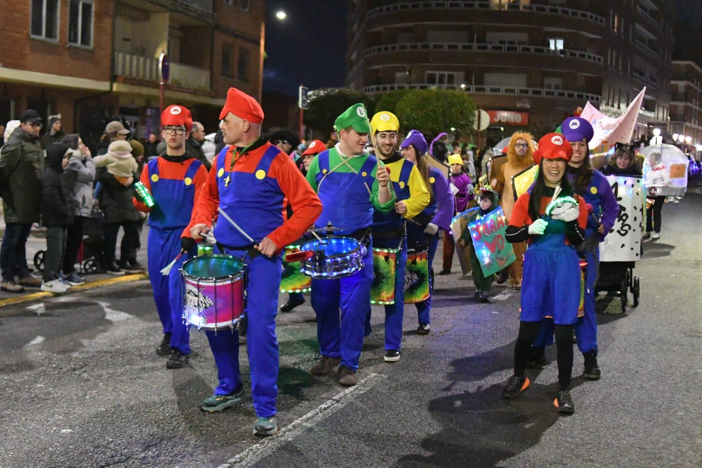 FOTOS: El carnaval de Haro resiste al frío y la lluvia 45 FOTOS: El carnaval de Haro resiste al frío y la lluvia 45