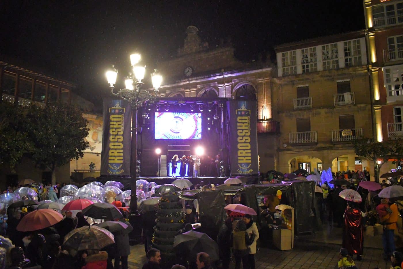 FOTOS: El carnaval de Haro resiste al frío y la lluvia 72 FOTOS: El carnaval de Haro resiste al frío y la lluvia 72