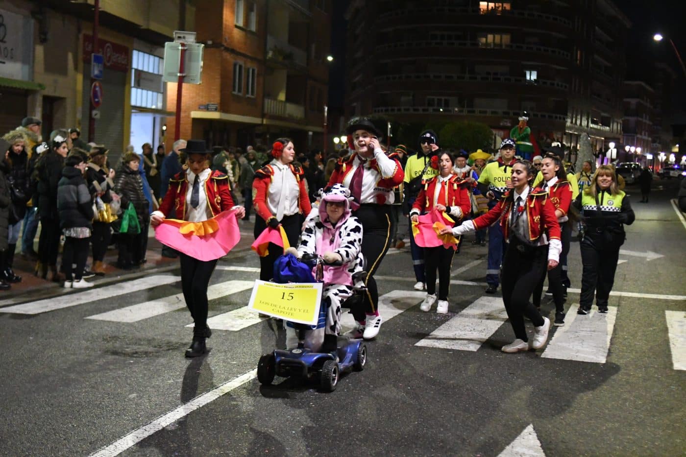 FOTOS: El carnaval de Haro resiste al frío y la lluvia 40 FOTOS: El carnaval de Haro resiste al frío y la lluvia 40