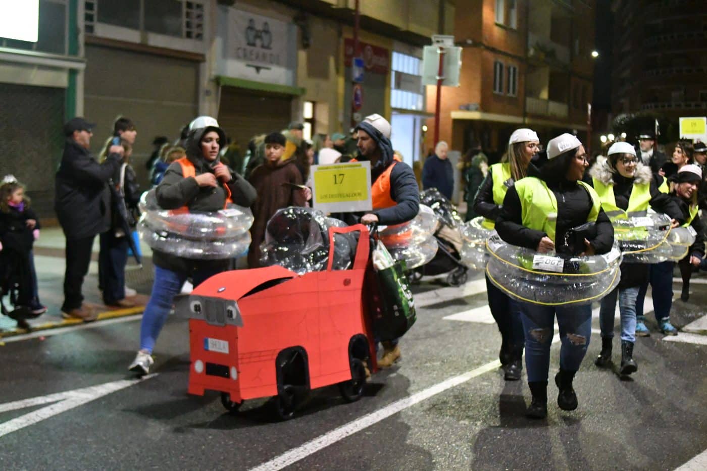 FOTOS: El carnaval de Haro resiste al frío y la lluvia 30 FOTOS: El carnaval de Haro resiste al frío y la lluvia 30