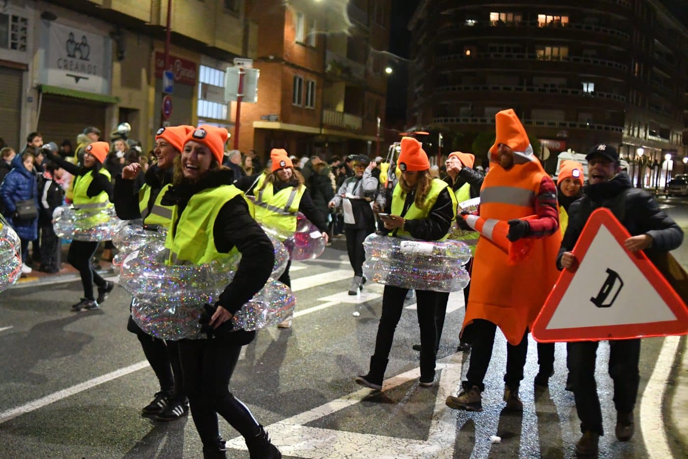 FOTOS: El carnaval de Haro resiste al frío y la lluvia 8 FOTOS: El carnaval de Haro resiste al frío y la lluvia 8