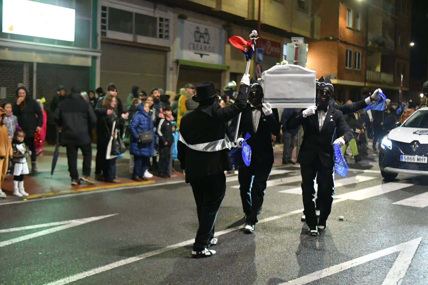 FOTOS: El carnaval de Haro resiste al frío y la lluvia 18 FOTOS: El carnaval de Haro resiste al frío y la lluvia 18