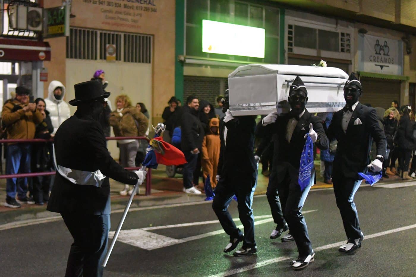 FOTOS: El carnaval de Haro resiste al frío y la lluvia 13 FOTOS: El carnaval de Haro resiste al frío y la lluvia 13
