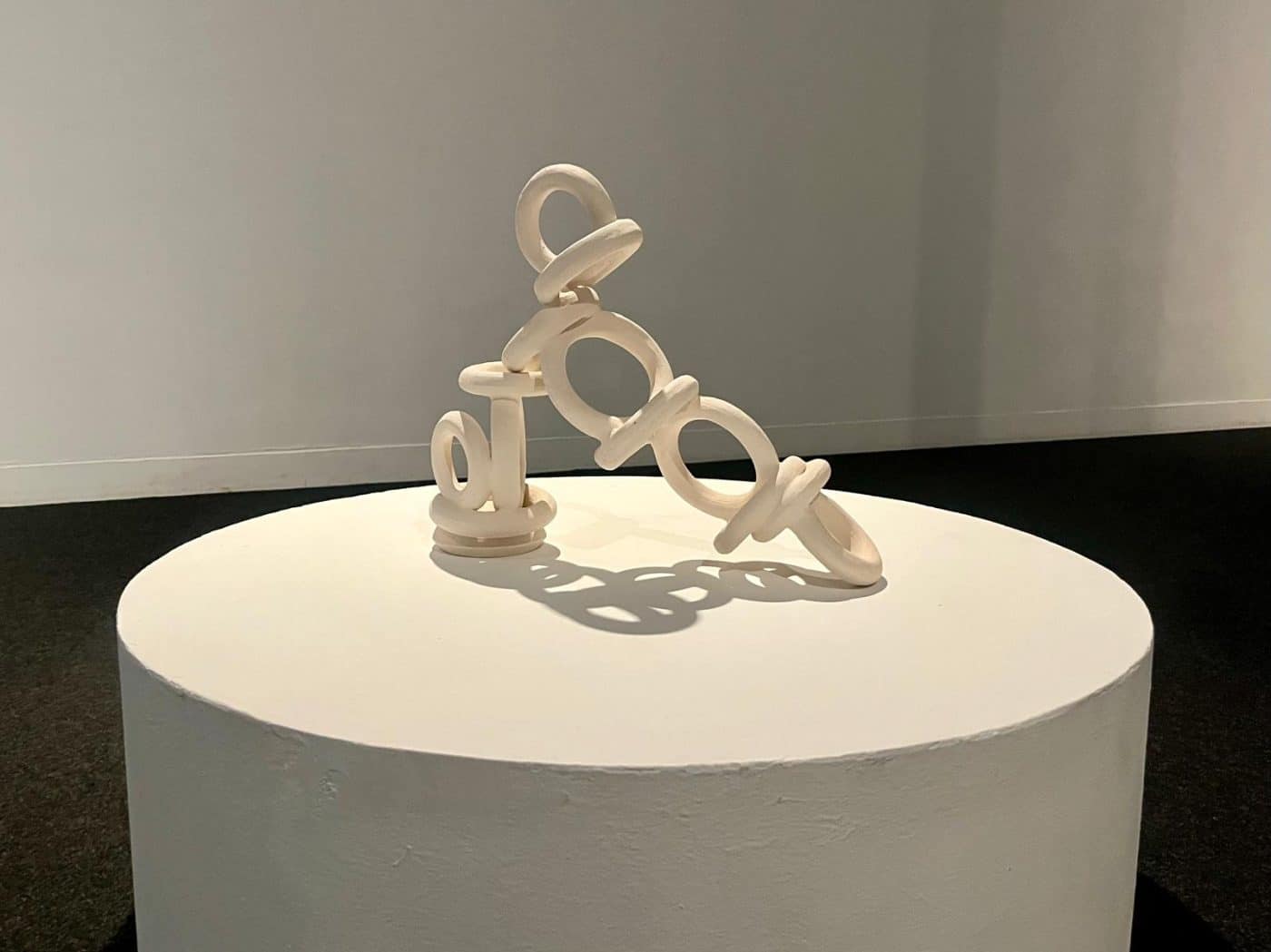 Lorena Aduna expone 'Cuerpos de barro en movimiento' en Vitoria 2