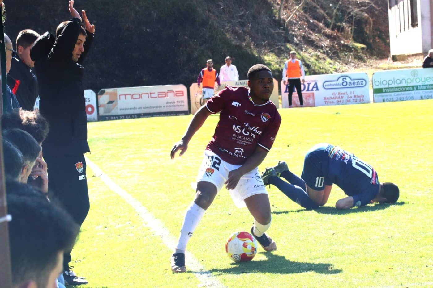El Haro gana en Anguiano y se dispara hacia el playoff 2