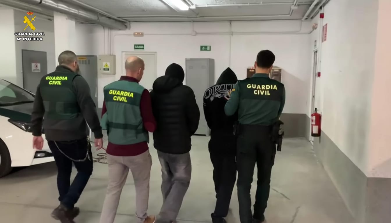Detenidos dos jóvenes por 45 robos en trasteros y viviendas en Haro y Gimileo 5