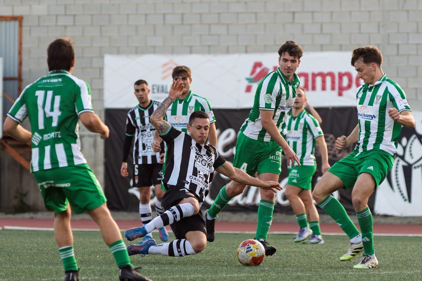 El Haro logra ante el Pradejón su sexto triunfo consecutivo y se pone a cinco puntos del playoff 6