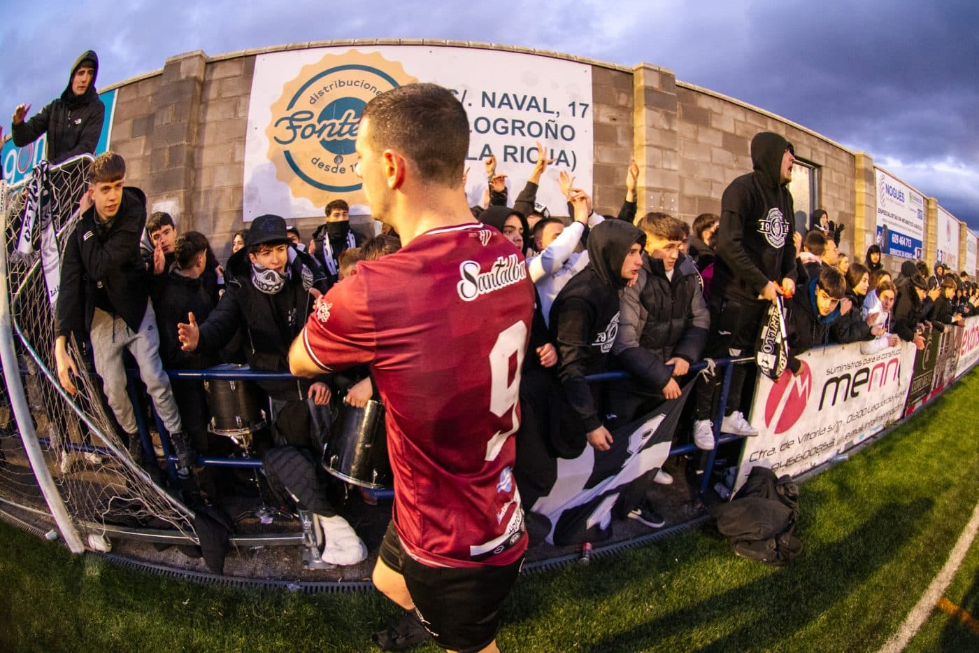 Un gol en los minutos finales deja al Haro sin premio en Oyón 3