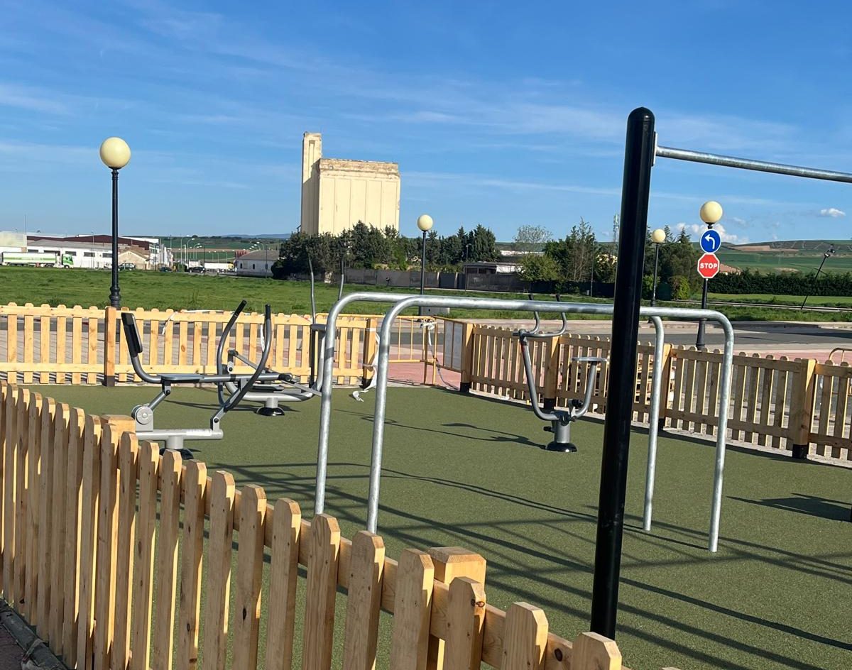 Santo Domingo de la Calzada estrena una nuevo parque de 'cross-training' para fomentar el deporte al aire libre 2 Santo Domingo de la Calzada estrena una nuevo parque de 'cross-training' para fomentar el deporte al aire libre 2