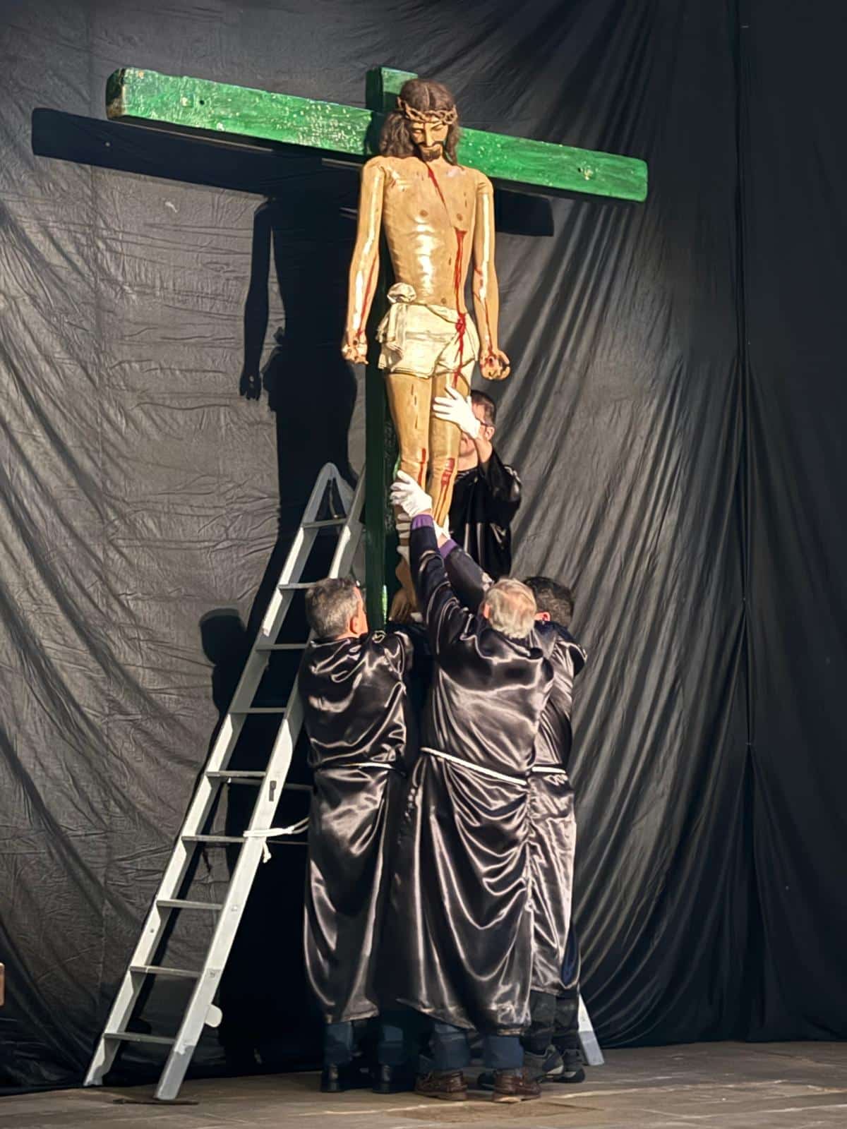 El Vía Crucis abre un Viernes Santo de recogimiento en Haro 4