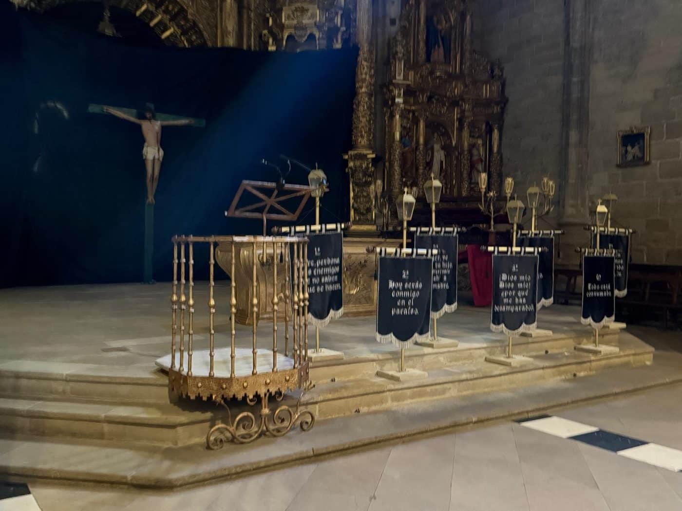 El Vía Crucis abre un Viernes Santo de recogimiento en Haro 5