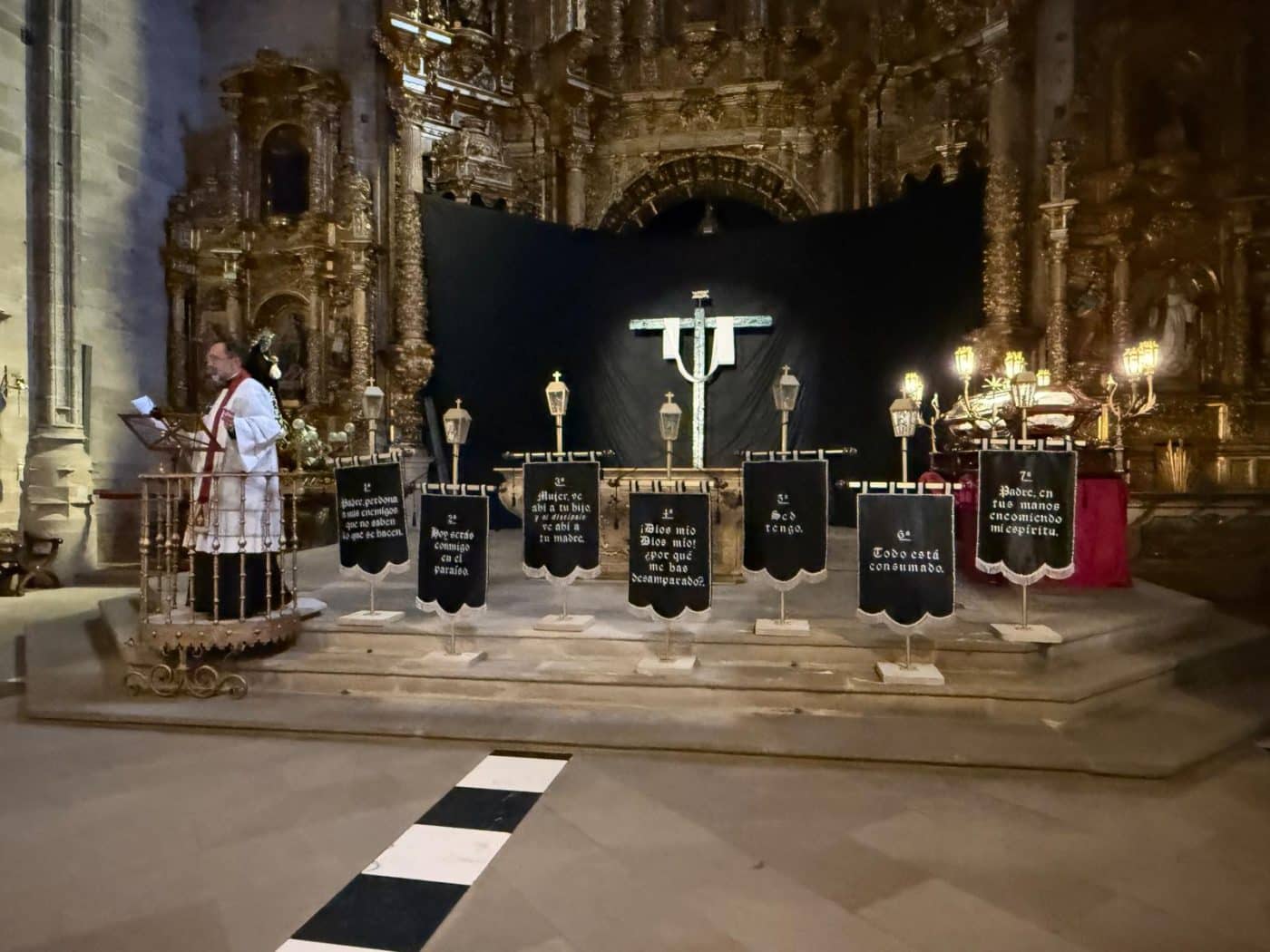 El Vía Crucis abre un Viernes Santo de recogimiento en Haro 7