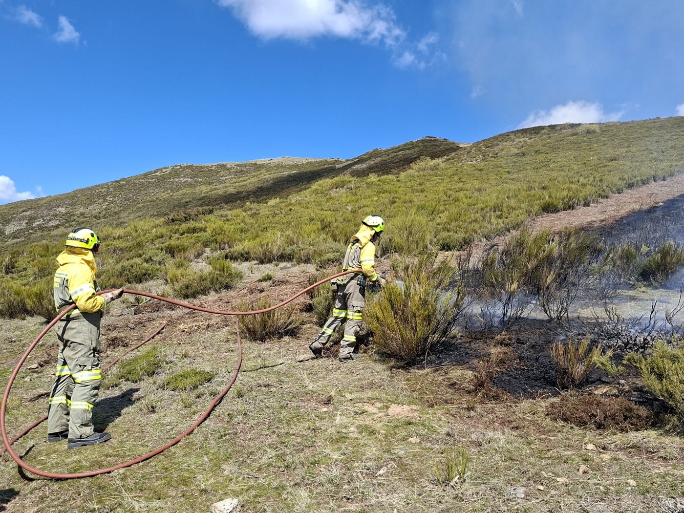 Fuego real para aprender a domarlo: así se entrena el operativo contra incendios en La Rioja 3