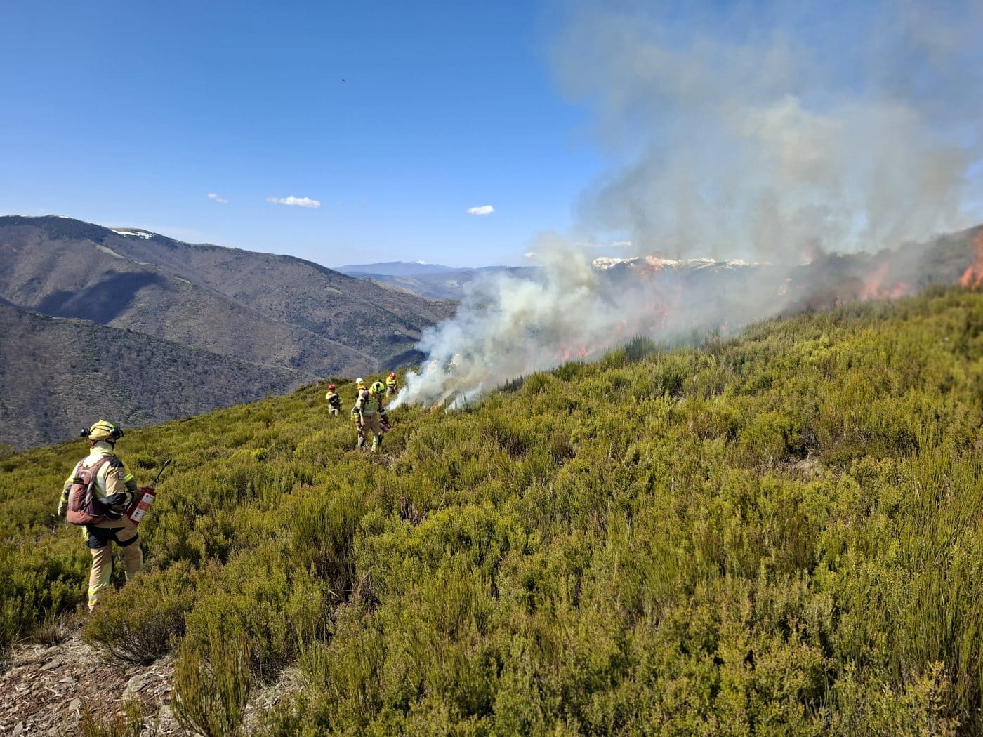 Fuego real para aprender a domarlo: así se entrena el operativo contra incendios en La Rioja 7