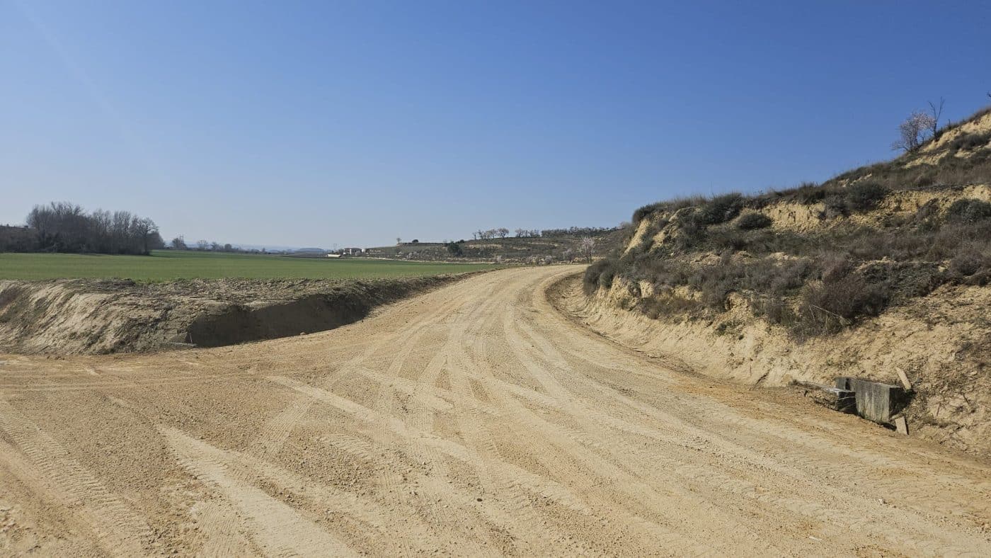 Haro mejora más de 18 kilómetros de caminos rurales durante 2025 2