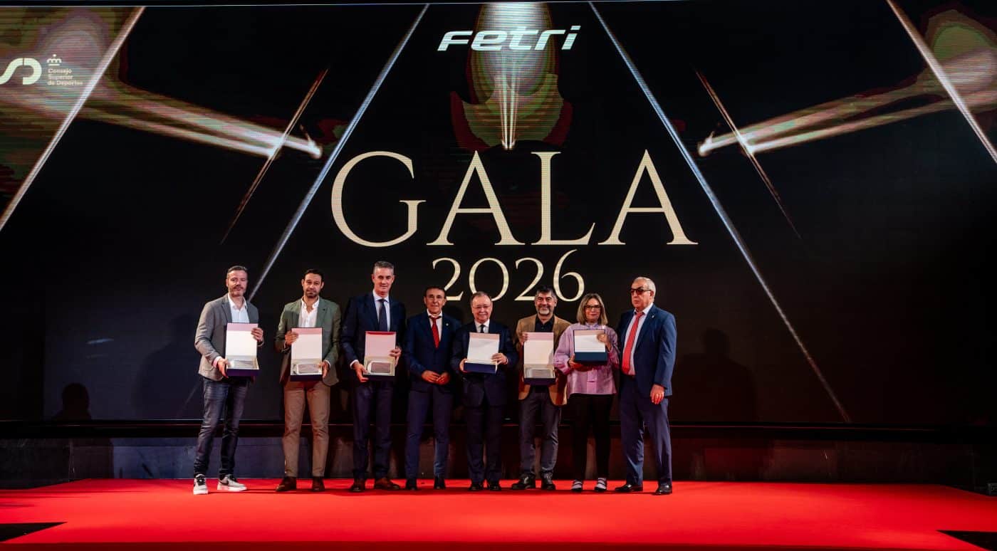 La FETRI premia el crecimiento del triatlón en La Rioja con la Placa de Plata 2