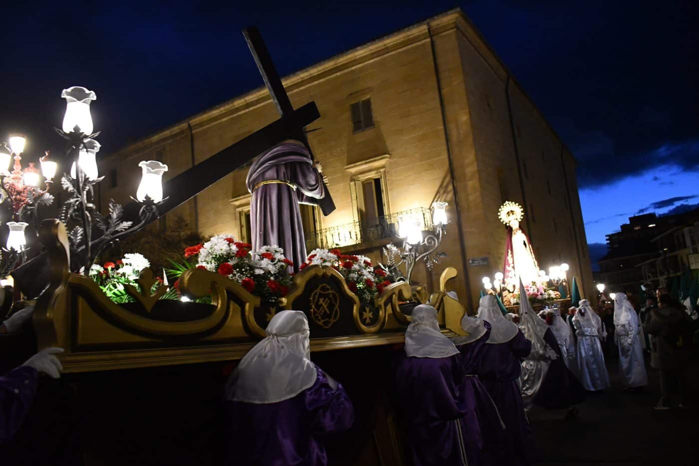 La procesión de El Encuentro vuelve a brillar en Haro sin la amenaza de la lluvia 21