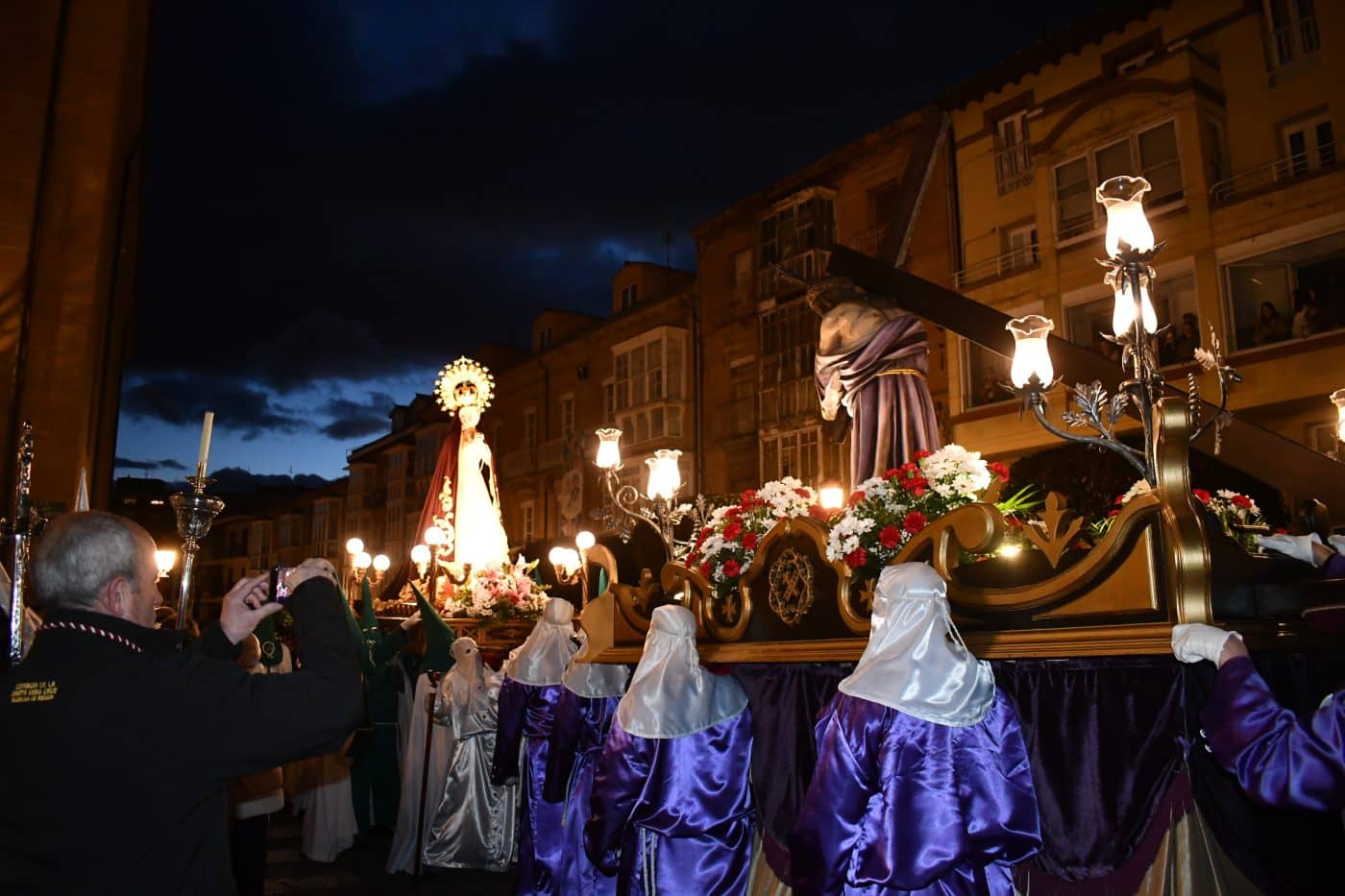 La procesión de El Encuentro vuelve a brillar en Haro sin la amenaza de la lluvia 19