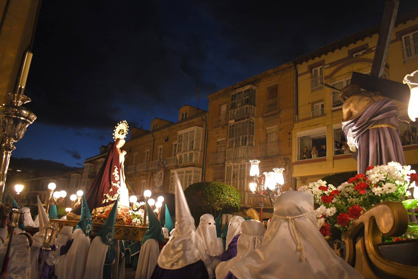 La procesión de El Encuentro vuelve a brillar en Haro sin la amenaza de la lluvia 5