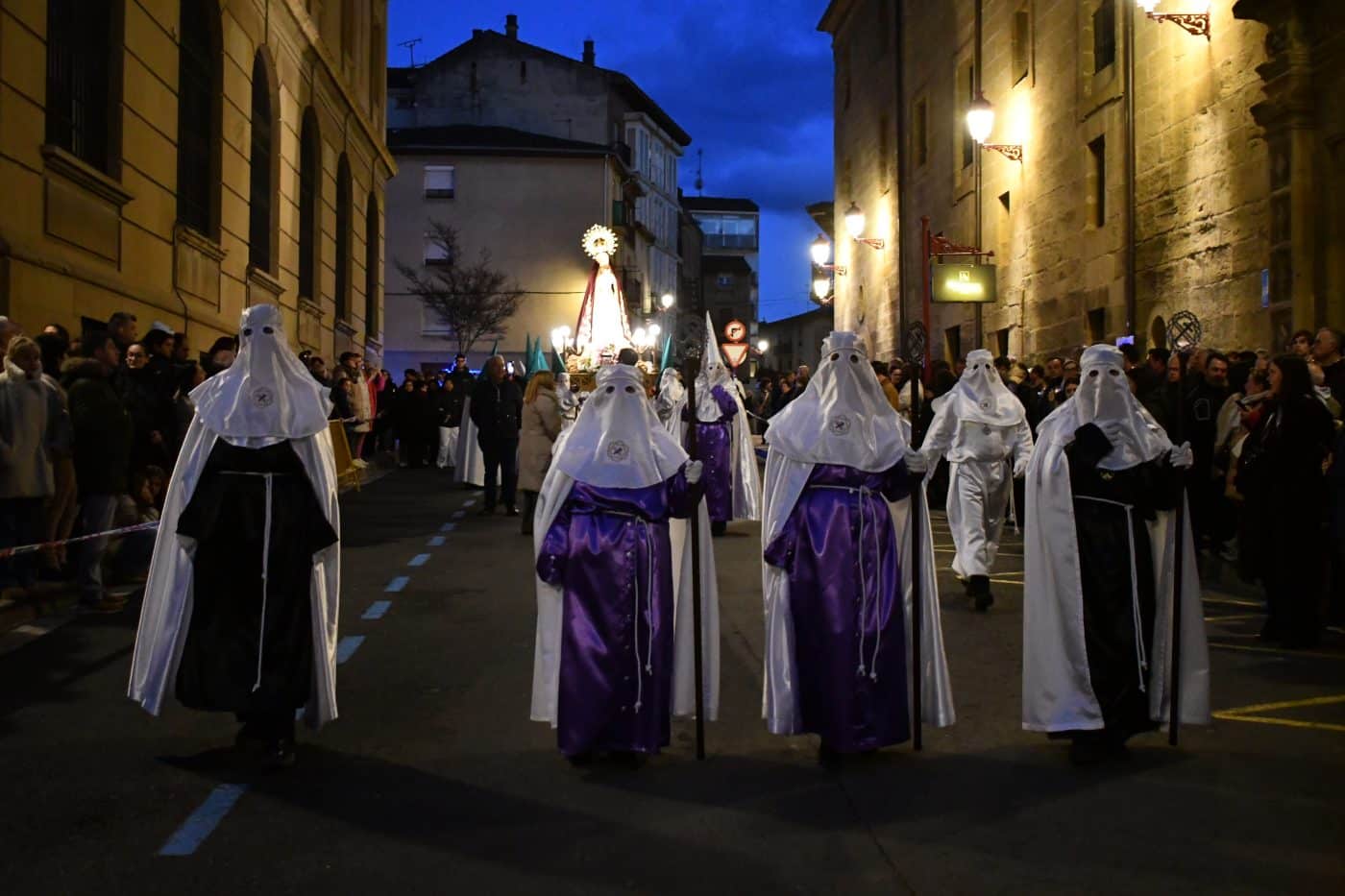 La procesión de El Encuentro vuelve a brillar en Haro sin la amenaza de la lluvia 22