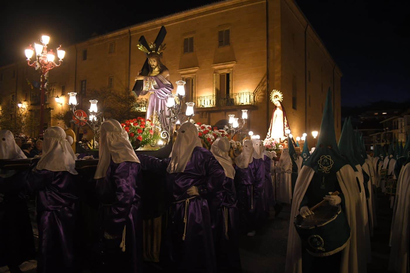 La procesión de El Encuentro vuelve a brillar en Haro sin la amenaza de la lluvia 36